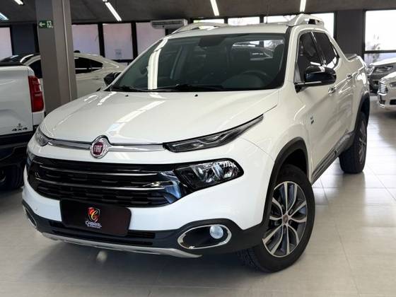 FIAT TORO 2.0 16V TURBO DIESEL VOLCANO 4WD AT9 FIAT TORO 2.0 16V TURBO DIESEL VOLCANO 4WD AT9